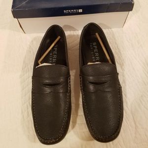 New Sperry!! Black leather Size 10.5
